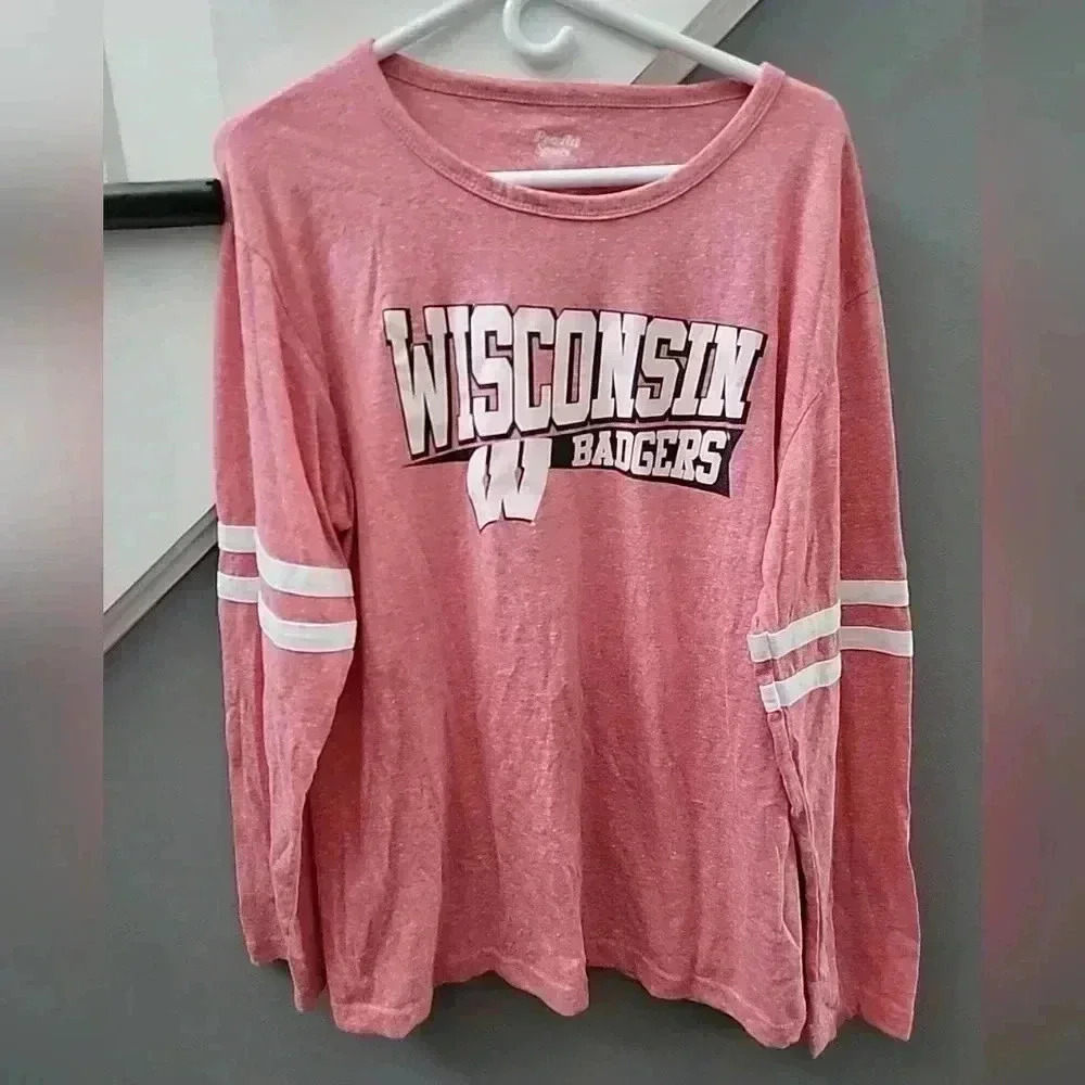 Wisconsin Badgers Campus Heritage Long Sleeve Red Long Sleeve Shirt XLarge Comfy
